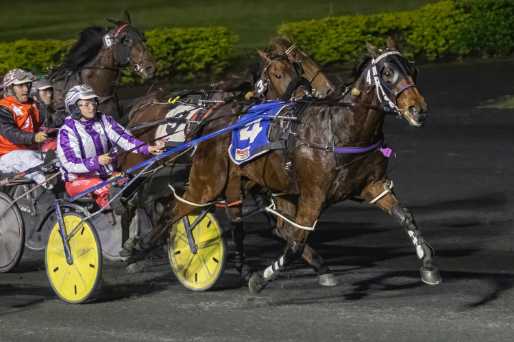 Snoop-Stride.jpeg Snoop-Stride.jpeg